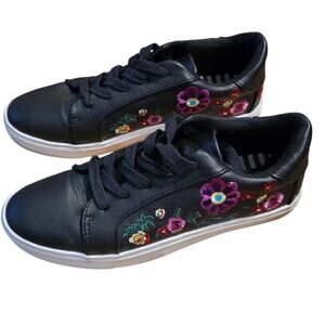 Betsey Johnson Women's Mayas Low Top Lace Up Fashion‎ Sneakers-size 8.5B